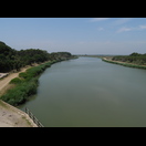 Der Canal du Rhône à Sète, an dessen linker Seite hier die ViaRhôna verläuft, die ein Teil des EuroVelo 17 ist
